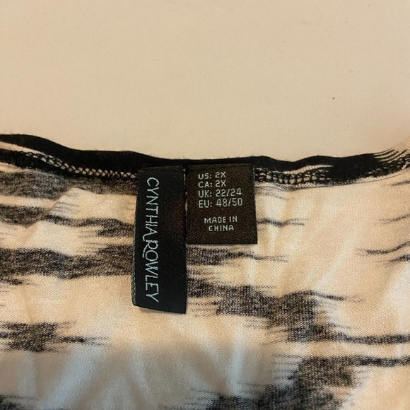 Cynthia Rowley Women 2X Blouse Black Print Stretch Short Sleeve Round Neck Tunic - Picture 4 of 8